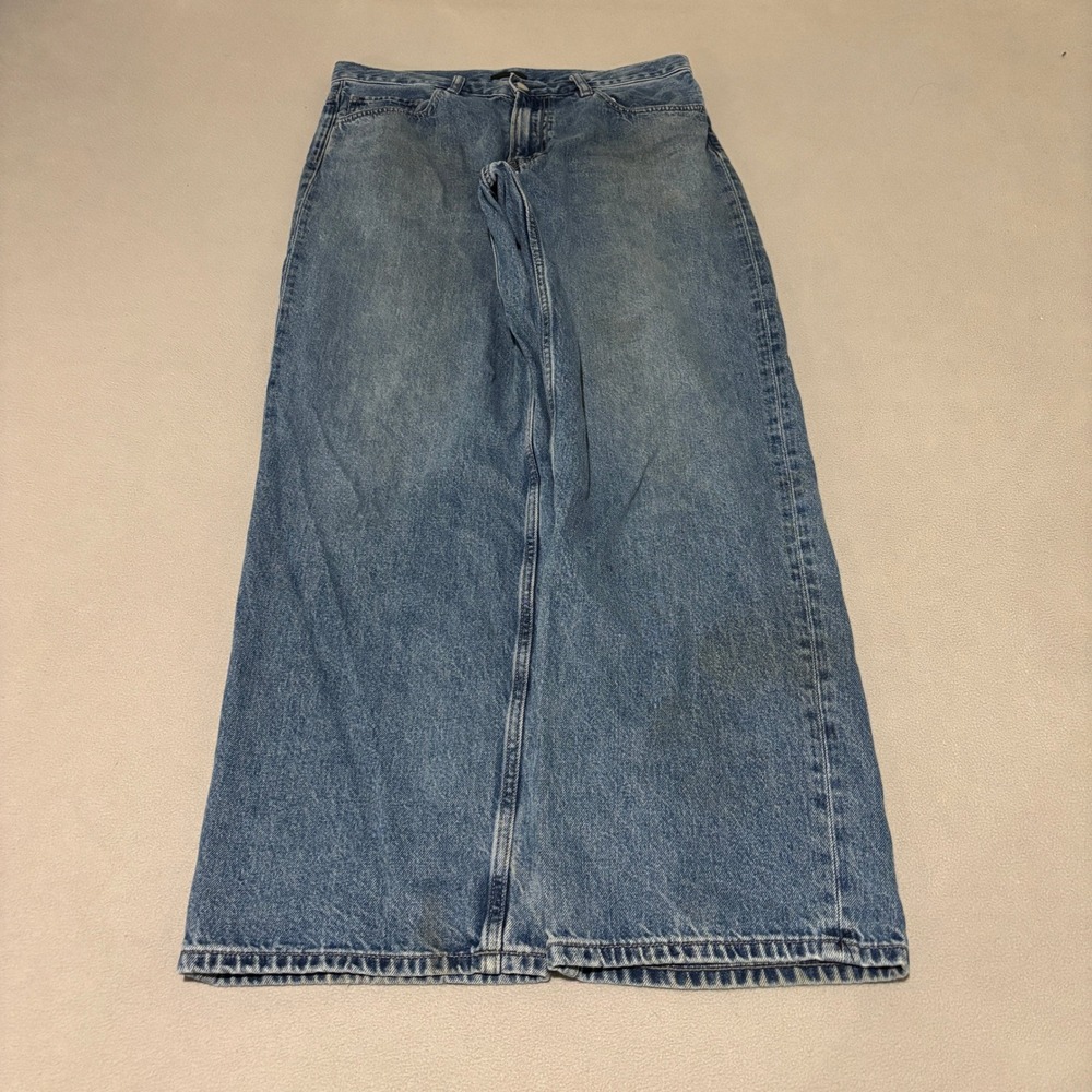 Uniqlo Jeans Mens Wide Leg 31 Relaxed Fit Medium Wash Blue Denim Minimalist